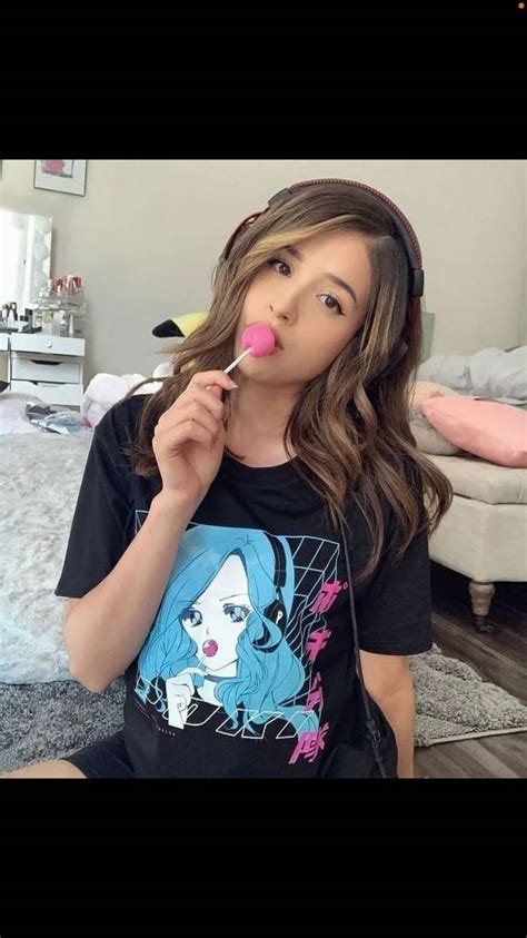 scrolller pokimane